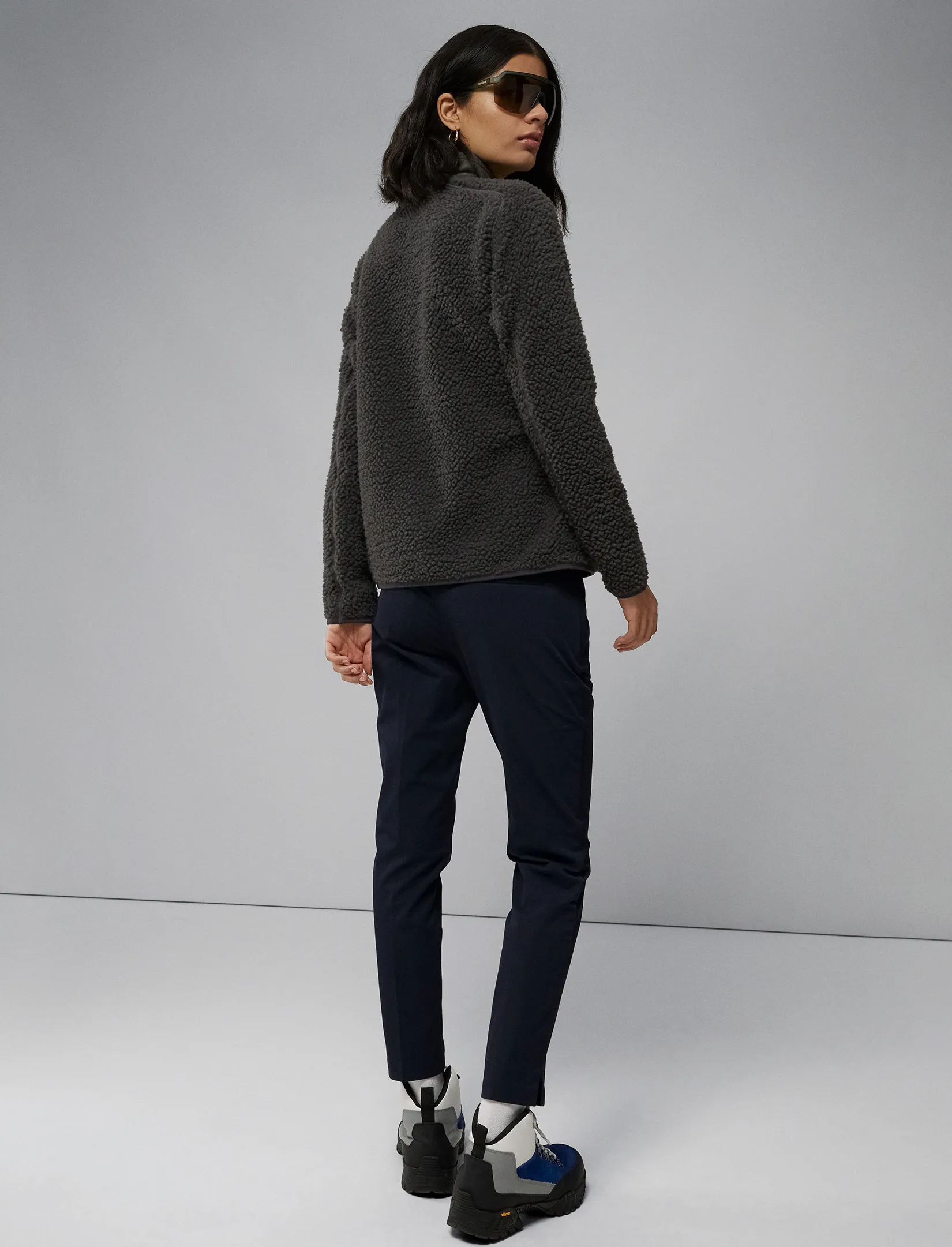J.Lindeberg Women&#x27;s Astoria Mid Layer Volcanic Ash | Buy J.Lindeberg Women&#x27;s Astoria Mid Layer Volcanic Ash here | Outnorth