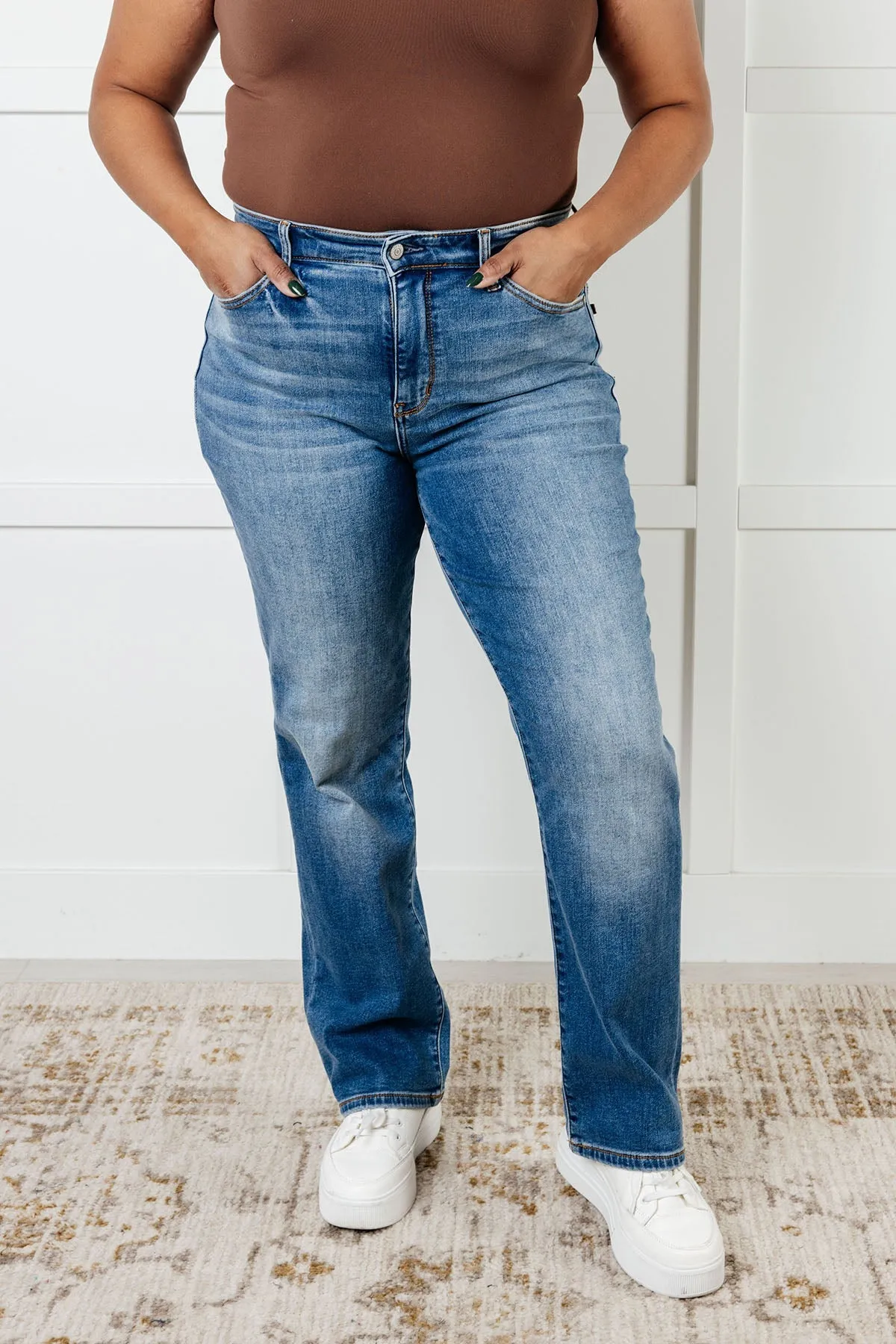ONLINE EXCLUSIVE JUDY BLUE Nivea Vintage Wash Thermal Straight Jeans