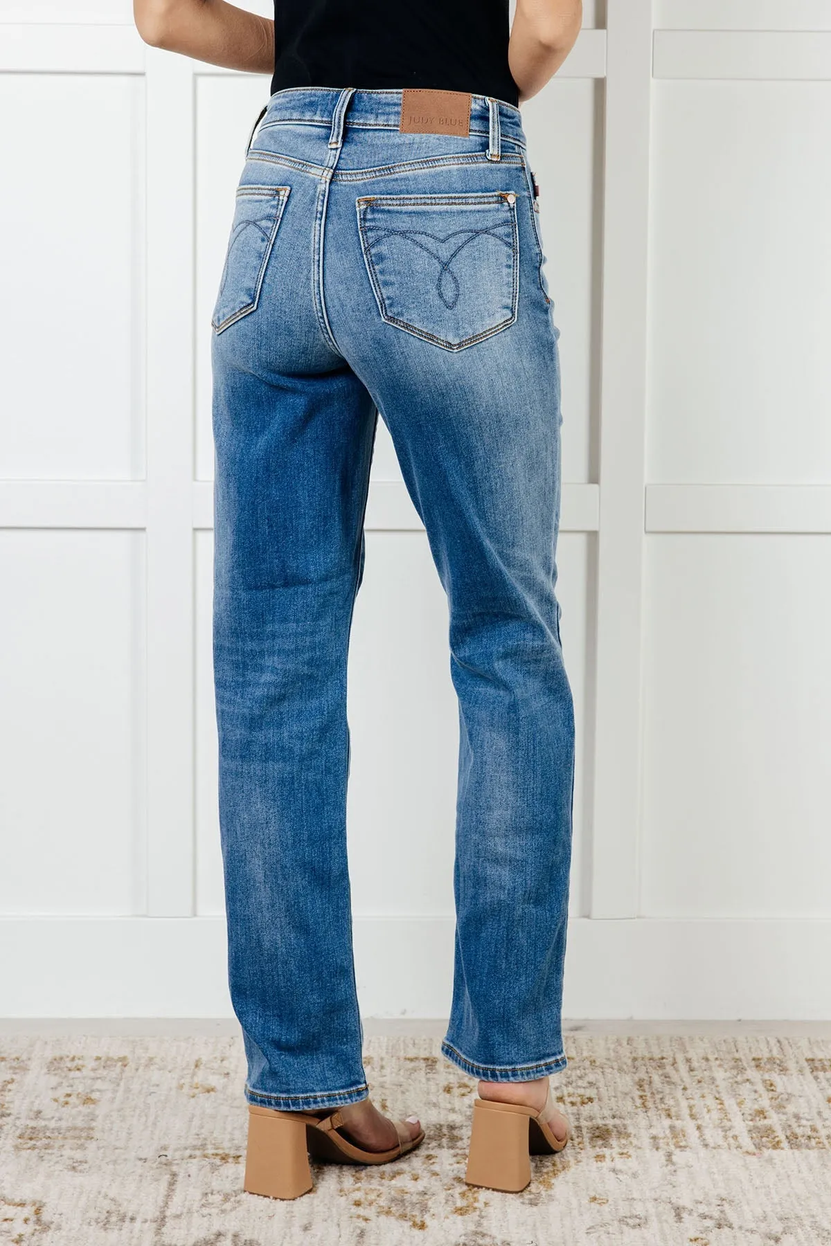 ONLINE EXCLUSIVE JUDY BLUE Nivea Vintage Wash Thermal Straight Jeans